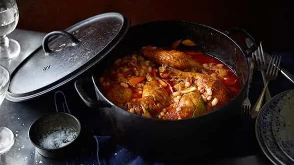Cassoulet z udkami kurczaka i boczkiem