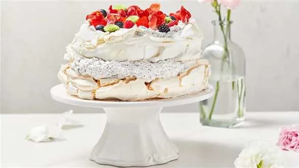 Wegański tort bezowy