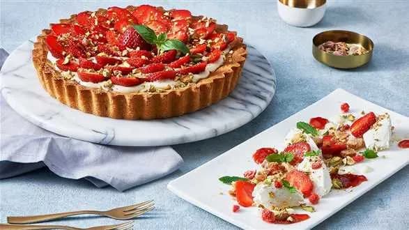 MUS Z BIAŁEJ CZEKOLADY Z ŻELEM TRUSKAWKOWYM