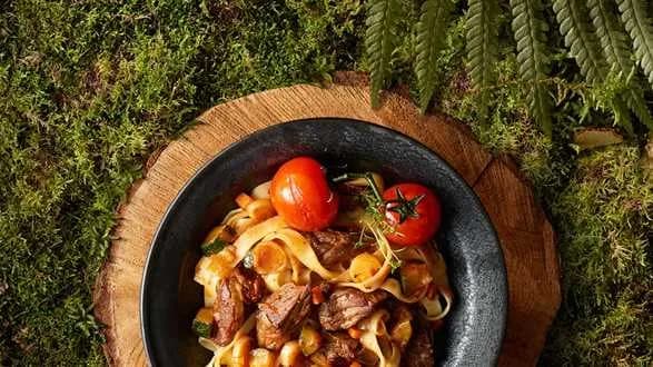 Gulasz z jelenia w warzywach