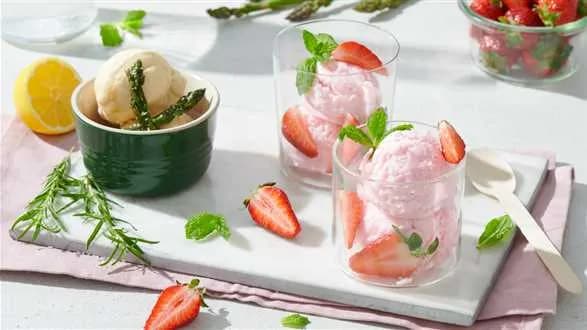 Domowe lody truskawkowo-rabarbarowe