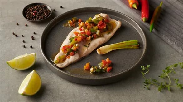 Pstrąg wędzony na sianie