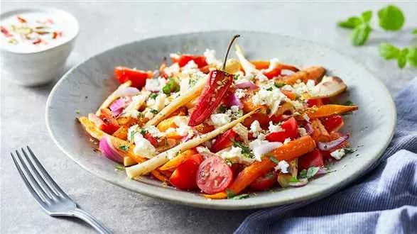 Pieczone warzywa z sosem jogurtowym