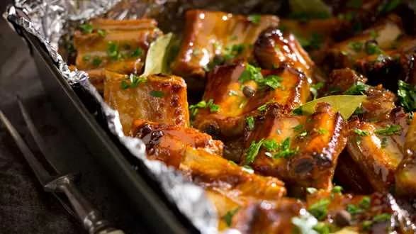 Żeberka w miodzie i pomidorach