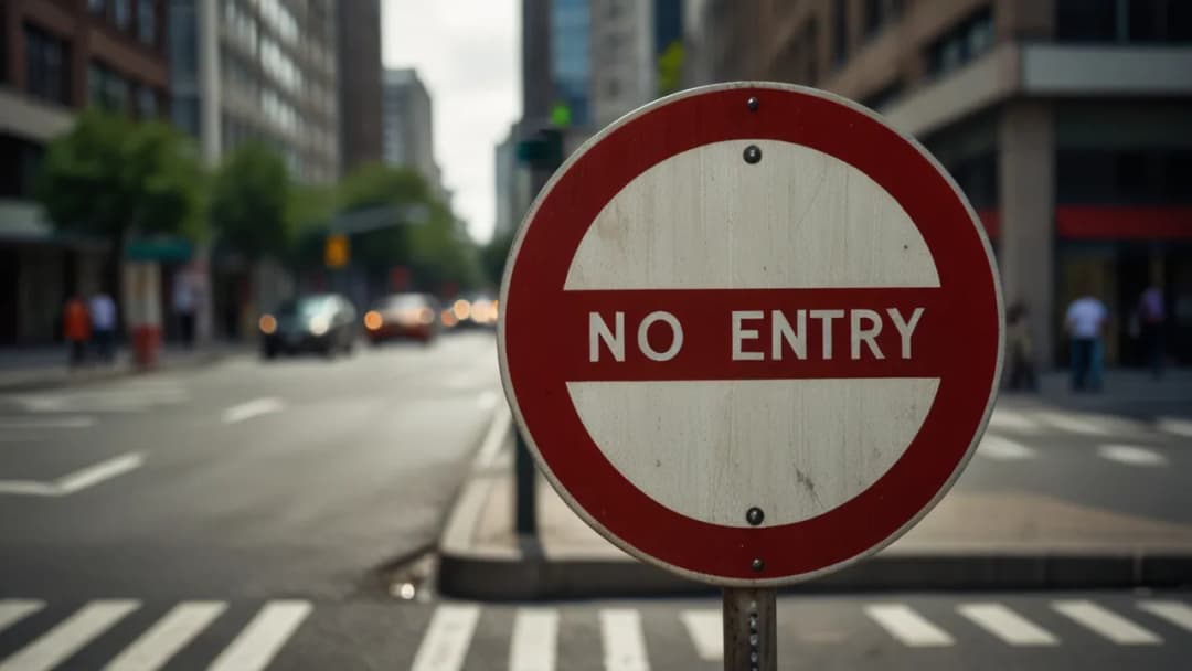 Co kryje się za znakiem zakazu ruchu? Zasady, które musisz znać