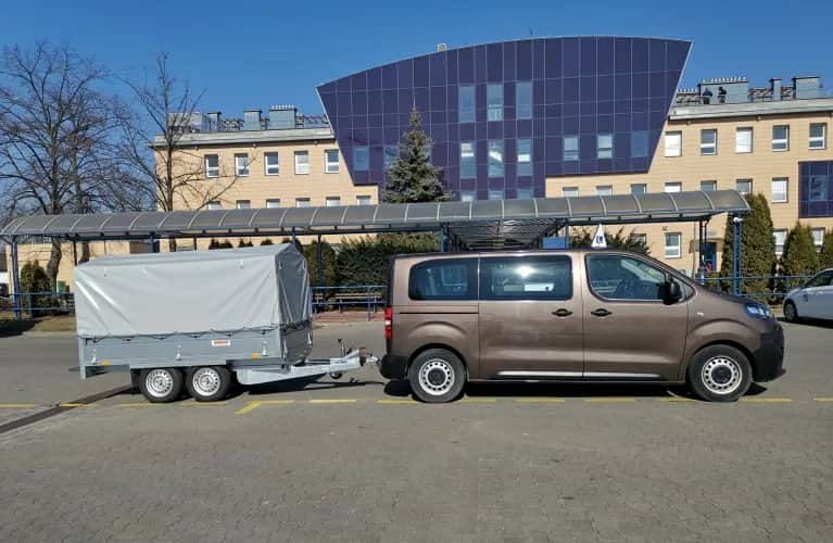 Ile naprawdę kosztuje prawo jazdy E do B? Sprawdź, jak uniknąć ukrytych opłat!