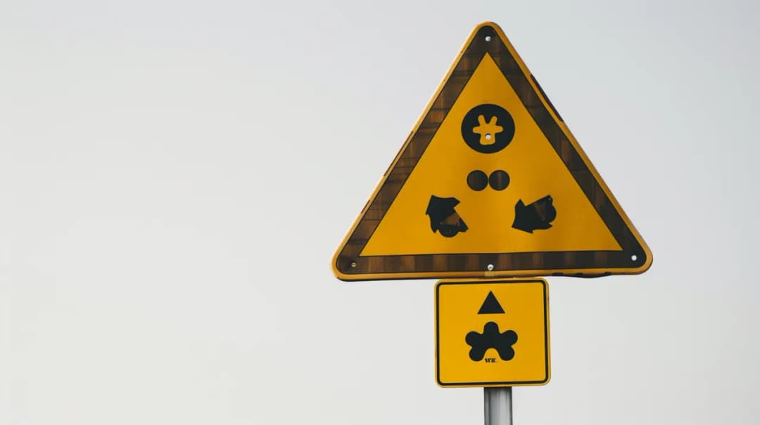 Znak Ostrzegawczy: Jakie są najważniejsze znaki ostrzegawcze?