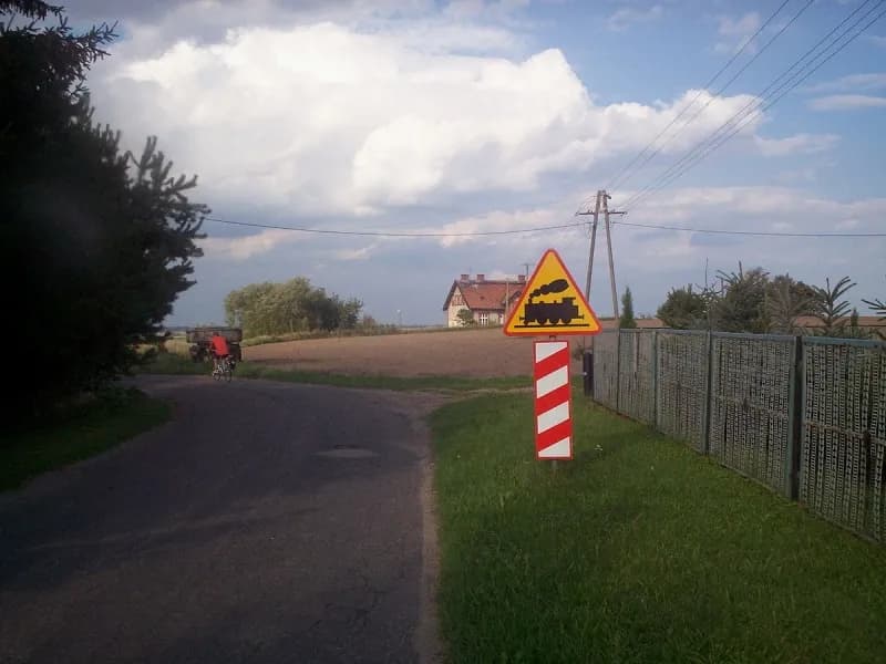 Przejazd Kolejowy Bez Zapór: Znaki i zasady bezpieczeństwa
