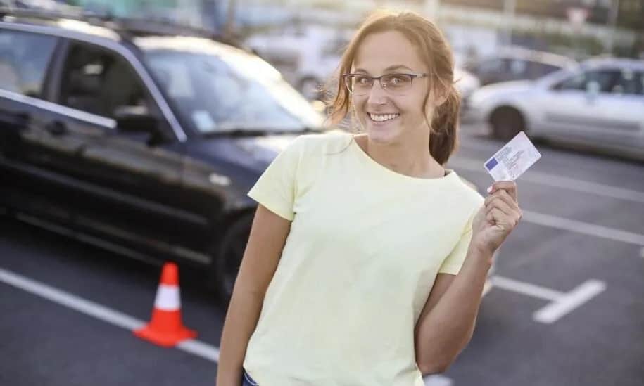 Czy osoby niesłyszące mogą mieć prawo jazdy? Ograniczenia i wymagania