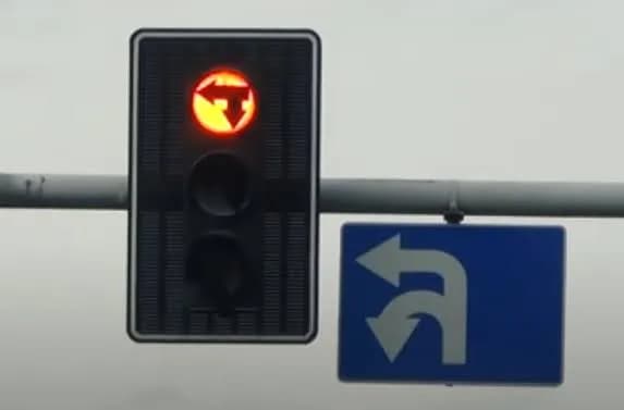 Sygnalizator Drogowy: Jak działa i co oznacza sygnalizator drogowy?
