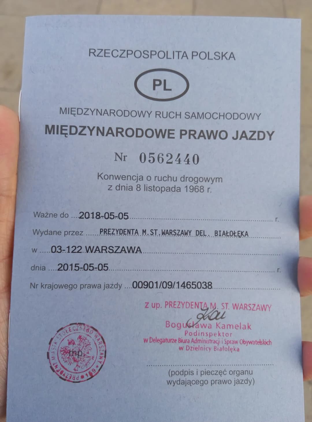 Jak wygląda międzynarodowe prawo jazdy? Kluczowe informacje i szczegóły